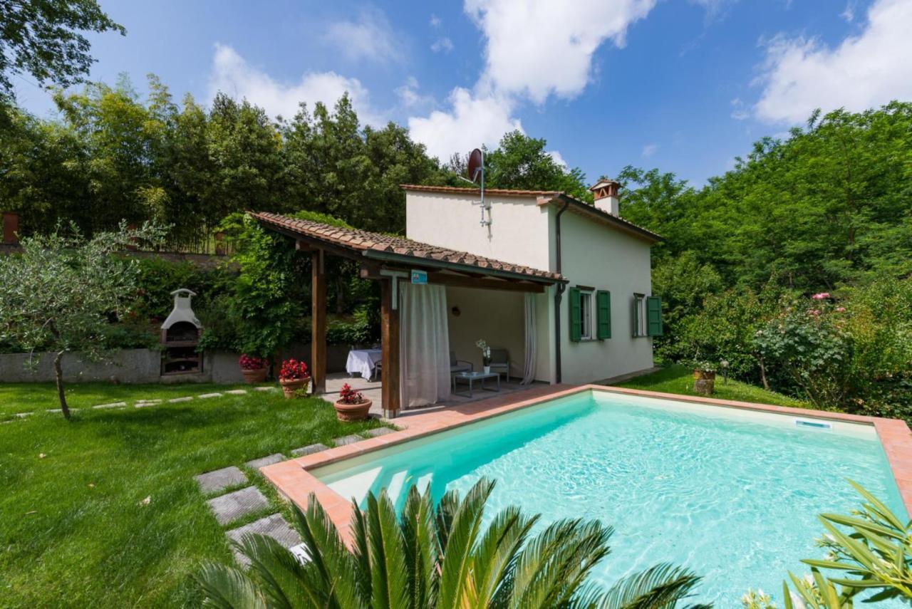 Villa Con Piscina Esclusiva Nel Verde ลุคคา ภายนอก รูปภาพ